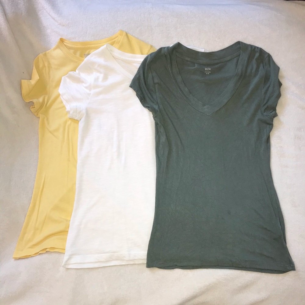 Mossimo shirts size Medium set of 3